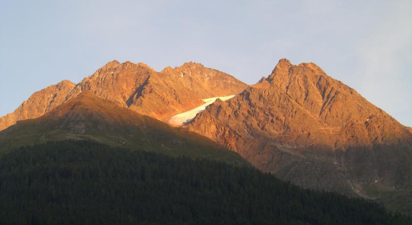 Hotel Schwarzer Adler Pettneu am Arlberg Quarto foto